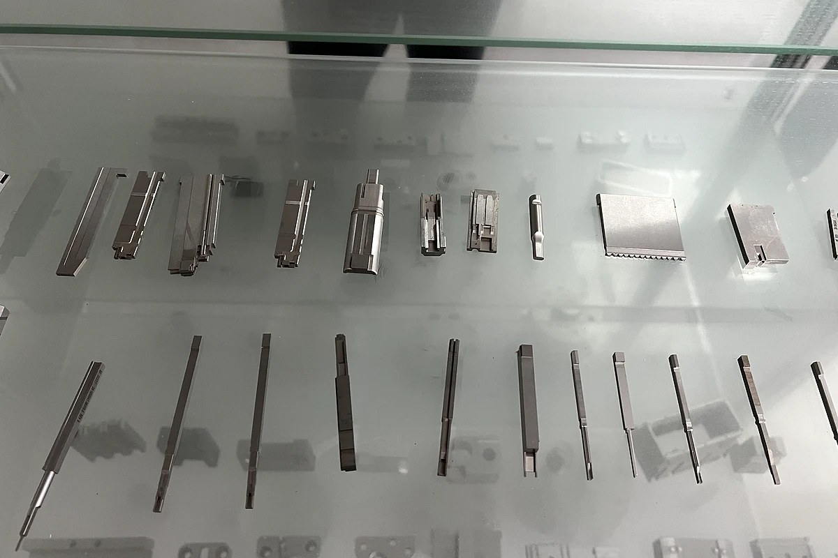 Real Huicheng display of representative punch and insert forms